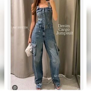NWT ZARA Cargo Denim Jumpsuit Overalls  Size Large 
Bloggers favorite!